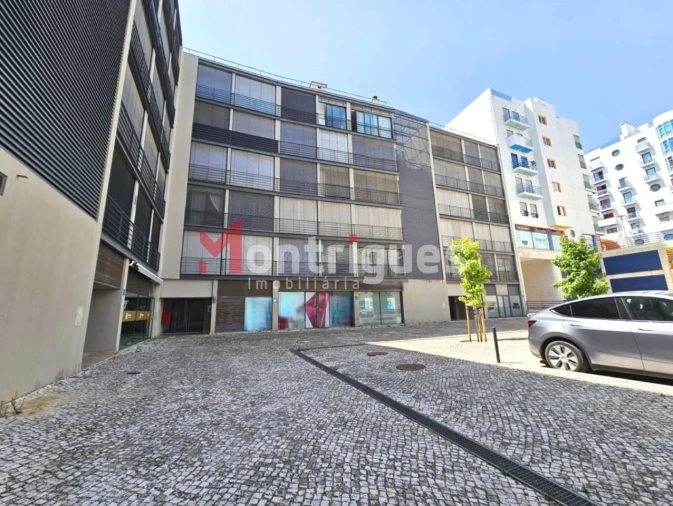 Loja para Venda em Parque das Nações Foto 3