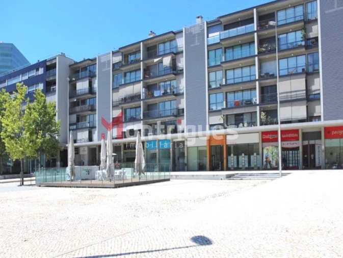 Loja para Venda em Parque das Nações Foto 4