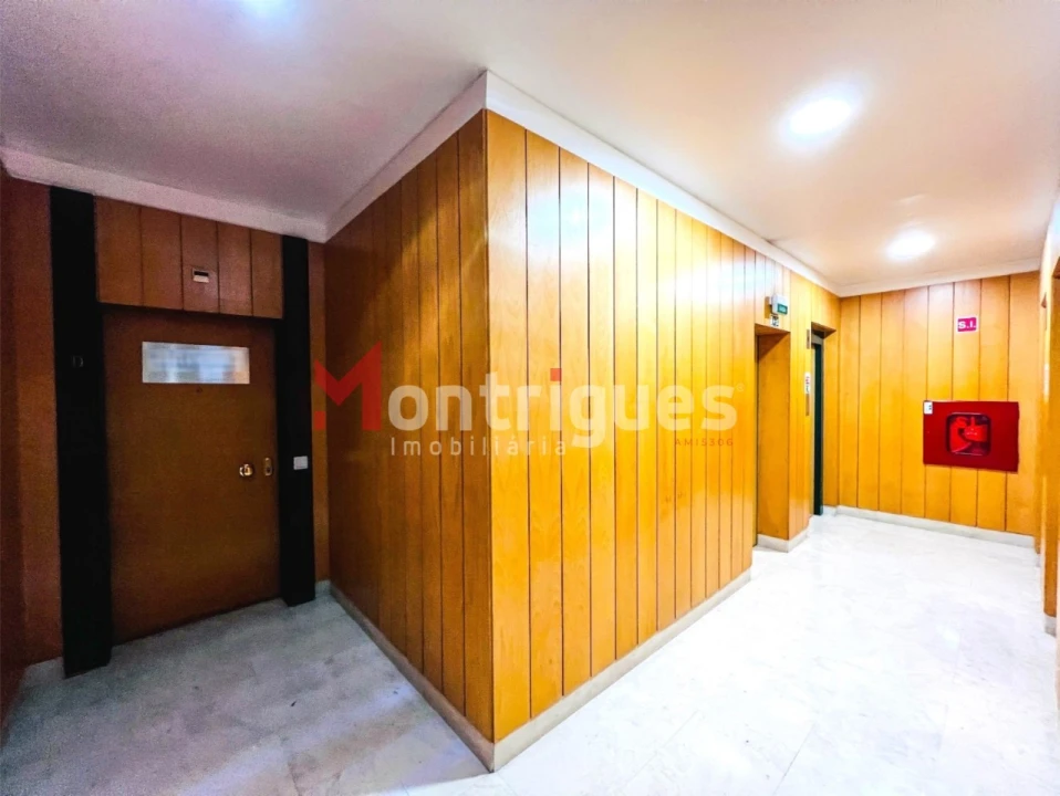 Escritório para Venda em Alvalade Foto 7