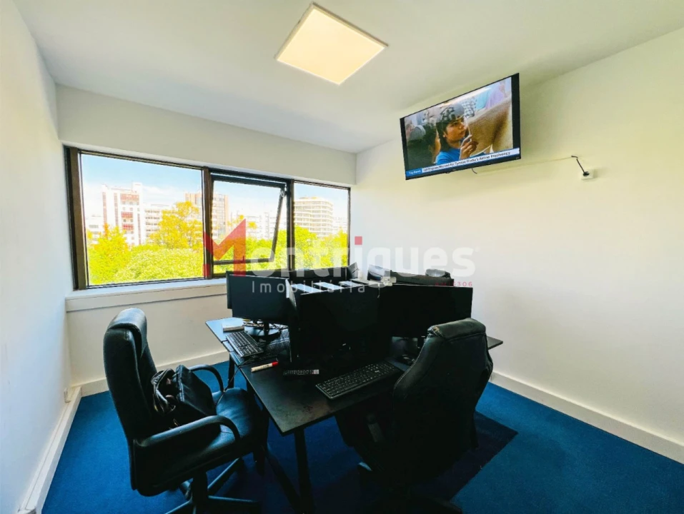 Escritório para Venda em Alvalade Foto 16