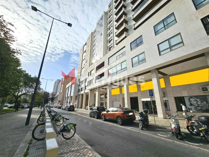 Escritório para Venda em Alvalade Foto 2