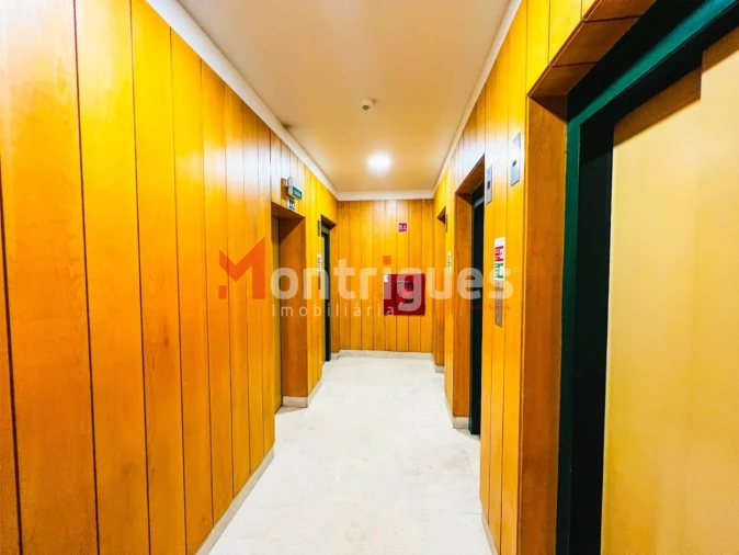 Escritório para Venda em Alvalade Foto 6