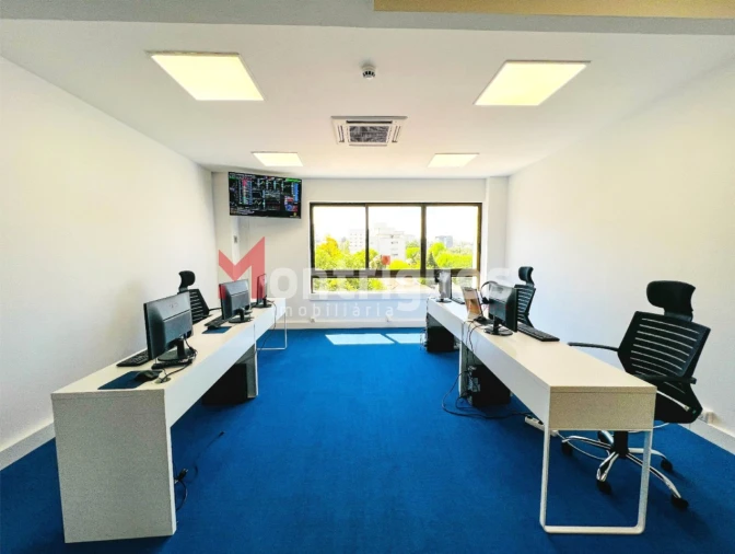 Escritório para Venda em Alvalade Foto 14