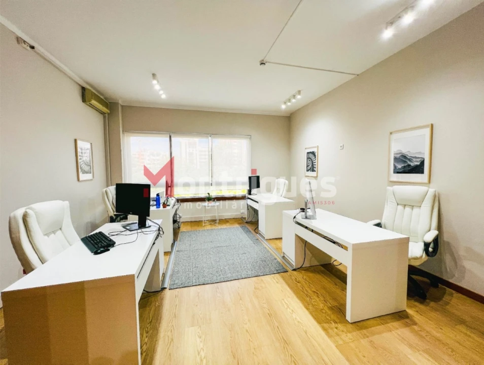 Escritório para Venda em Alvalade Foto 12