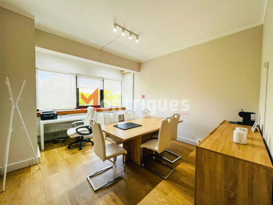 Escritório para Venda em Alvalade Foto 14