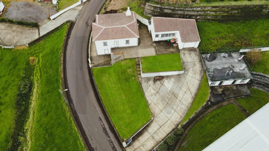 Moradia T2 para Venda em Santo Espirito Foto 23