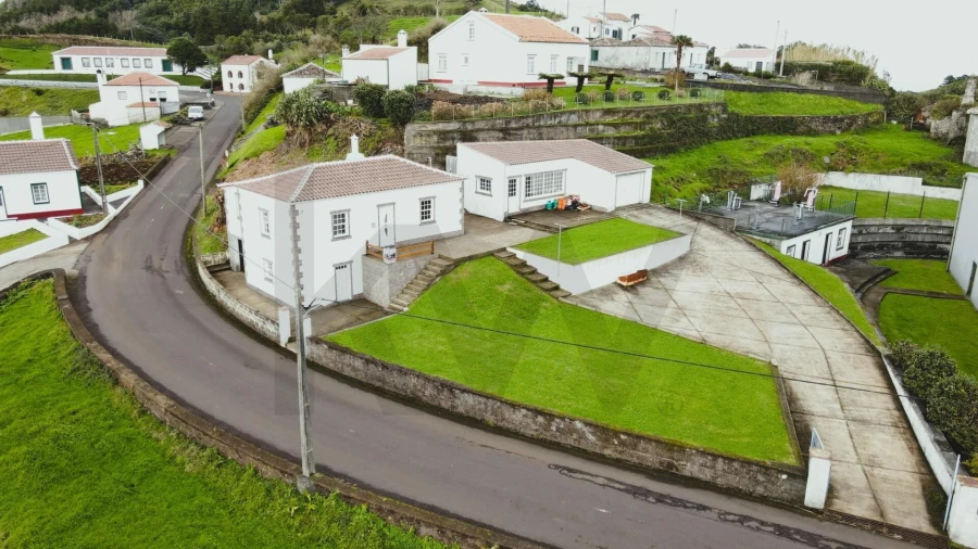 Moradia T2 para Venda em Santo Espirito Foto 22