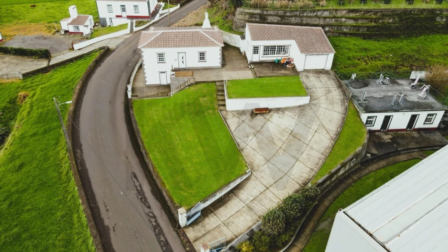 Moradia T2 para Venda em Santo Espirito Foto 21