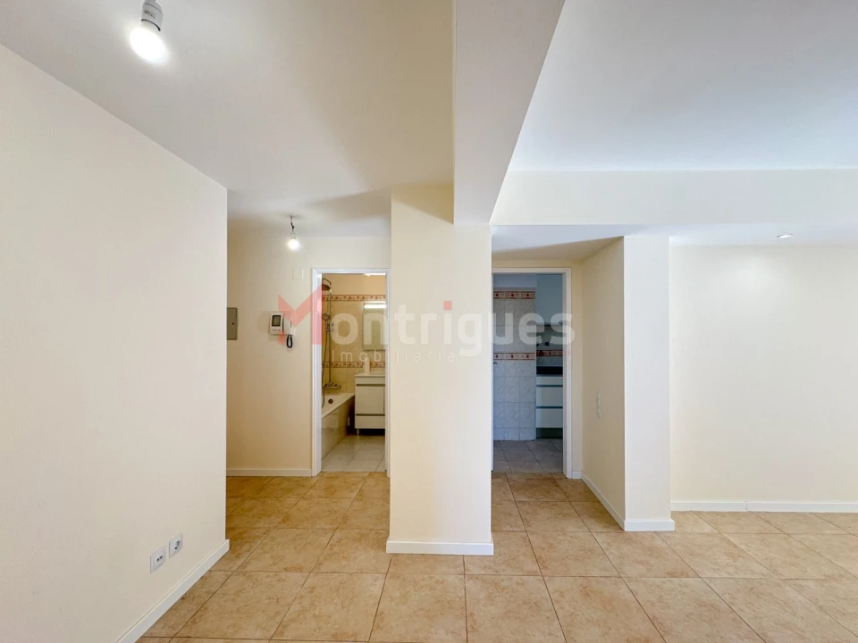 Apartamento T2 para Venda em Algueirão-Mem Martins Foto 2