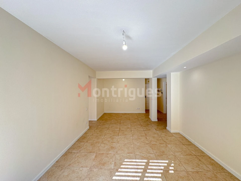 Apartamento T2 para Venda em Algueirão-Mem Martins Foto 3