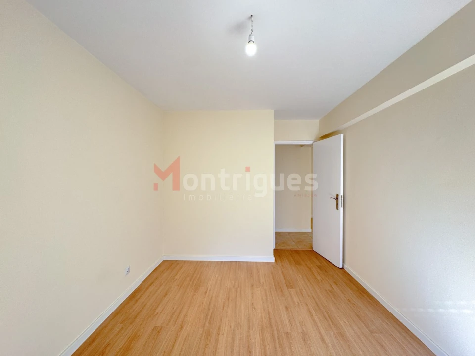 Apartamento T2 para Venda em Algueirão-Mem Martins Foto 12