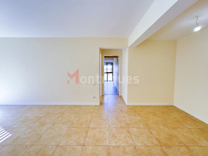 Apartamento T2 para Venda em Algueirão-Mem Martins Foto 4