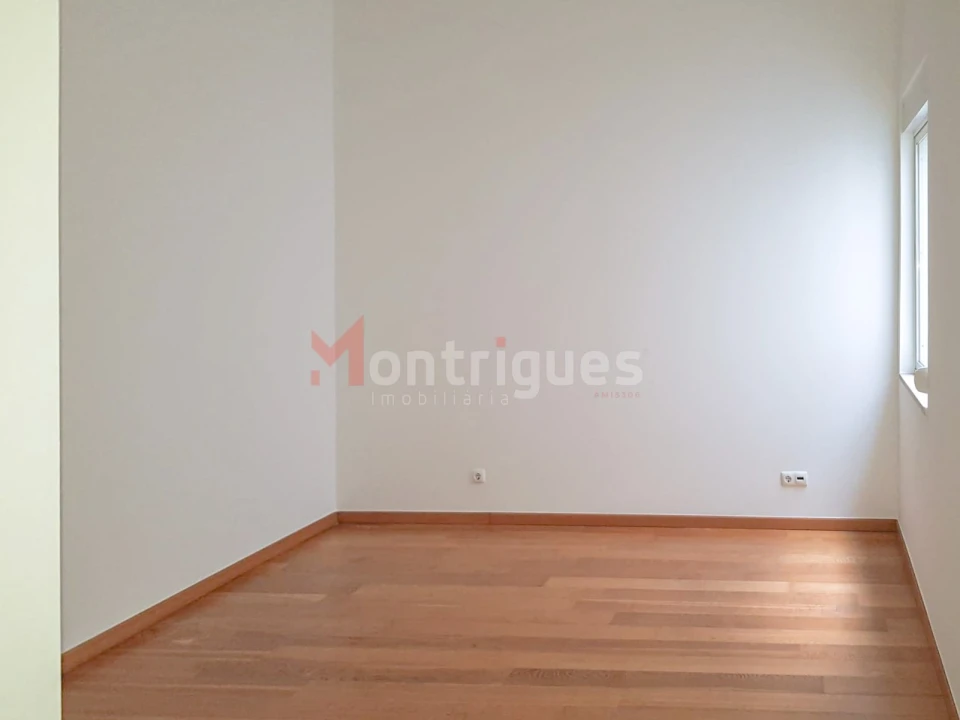 Apartamento T4 para Arrendamento em Avenidas Novas Foto 18