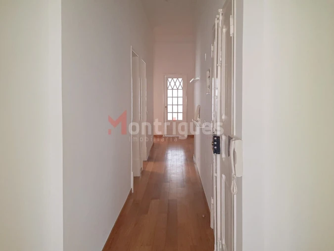 Apartamento T4 para Arrendamento em Avenidas Novas Foto 3