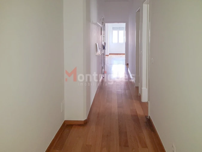 Apartamento T4 para Arrendamento em Avenidas Novas Foto 4