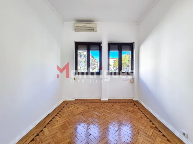 Apartamento T3 para Arrendamento em Alto do Seixalinho, Santo André e Verderena Foto 12