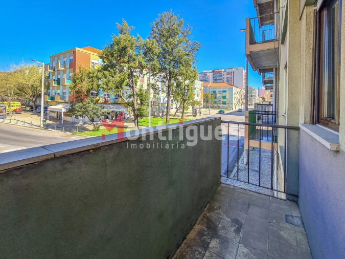 Apartamento T3 para Arrendamento em Alto do Seixalinho, Santo André e Verderena Foto 19