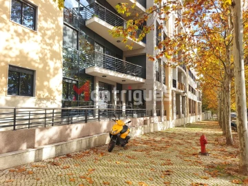 Apartamento T5 para Arrendamento em Parque das Nações