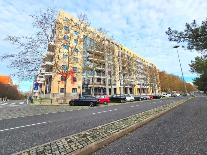 Apartamento T5 para Arrendamento em Parque das Nações