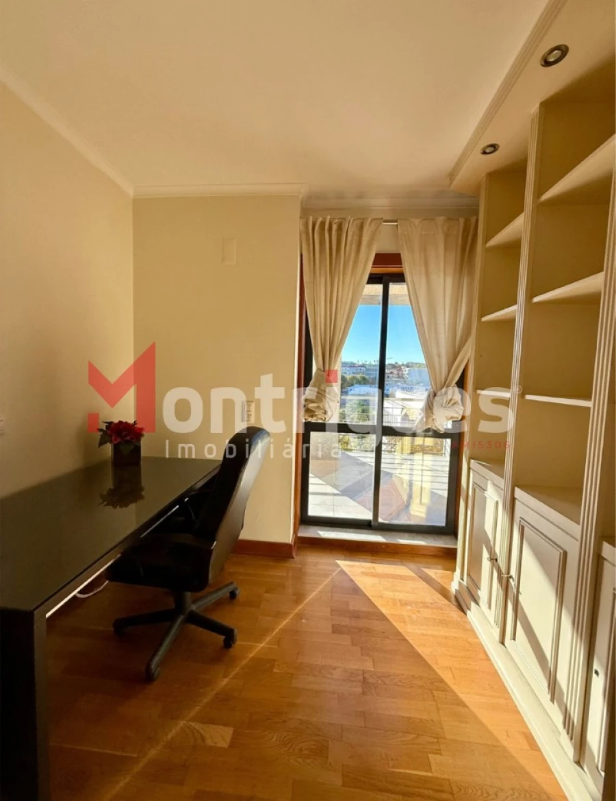 Apartamento T5 para Arrendamento em Parque das Nações Foto 4
