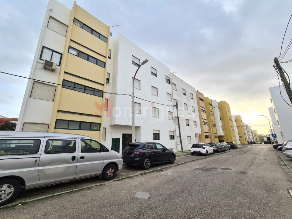 Apartamento T3 para Arrendamento em Alhos Vedros Foto 1