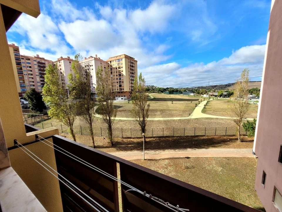 Apartamento T1 para Arrendamento em Cacém e São Marcos Foto 2