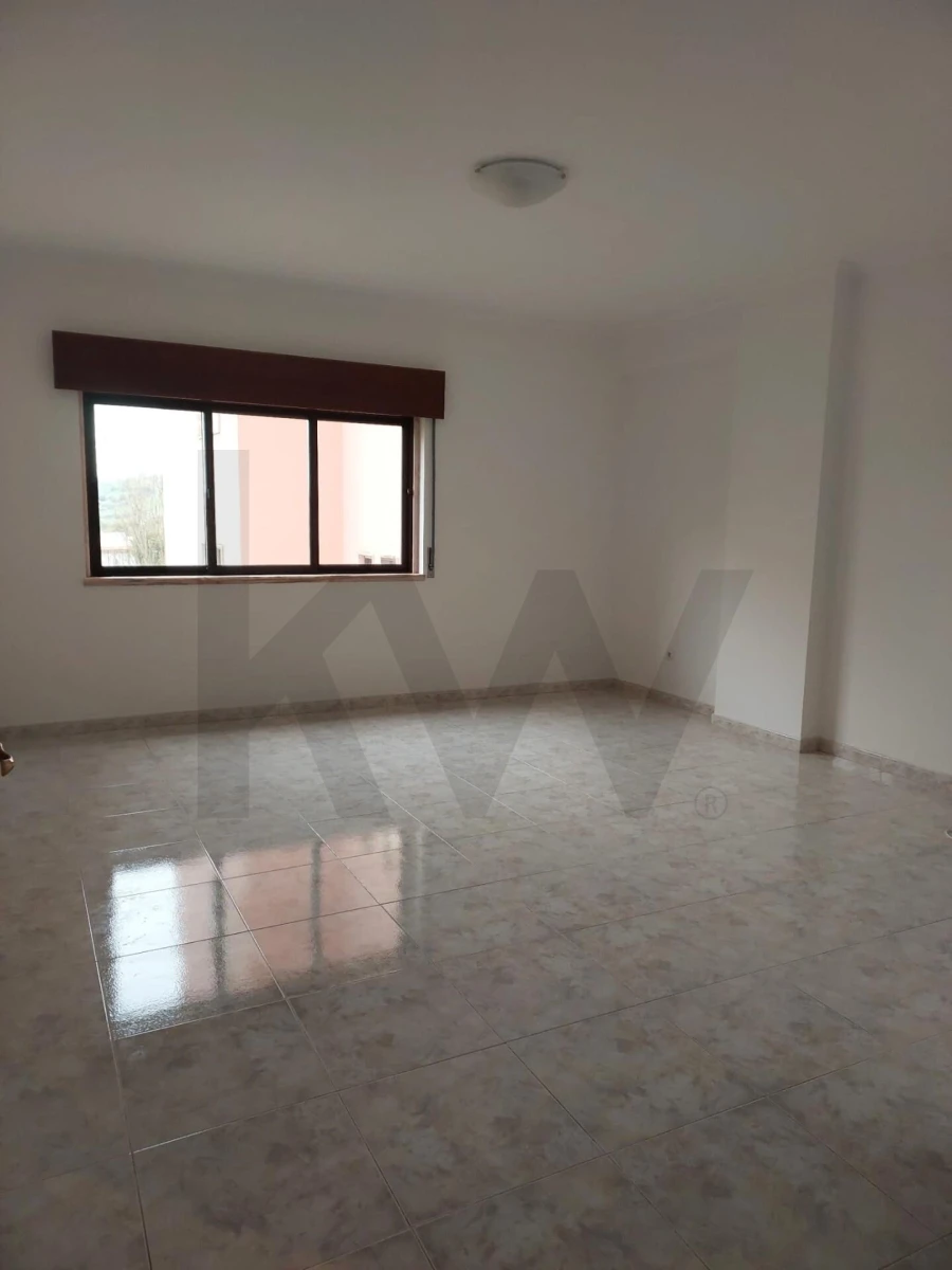 Apartamento T1 para Arrendamento em Cacém e São Marcos Foto 5