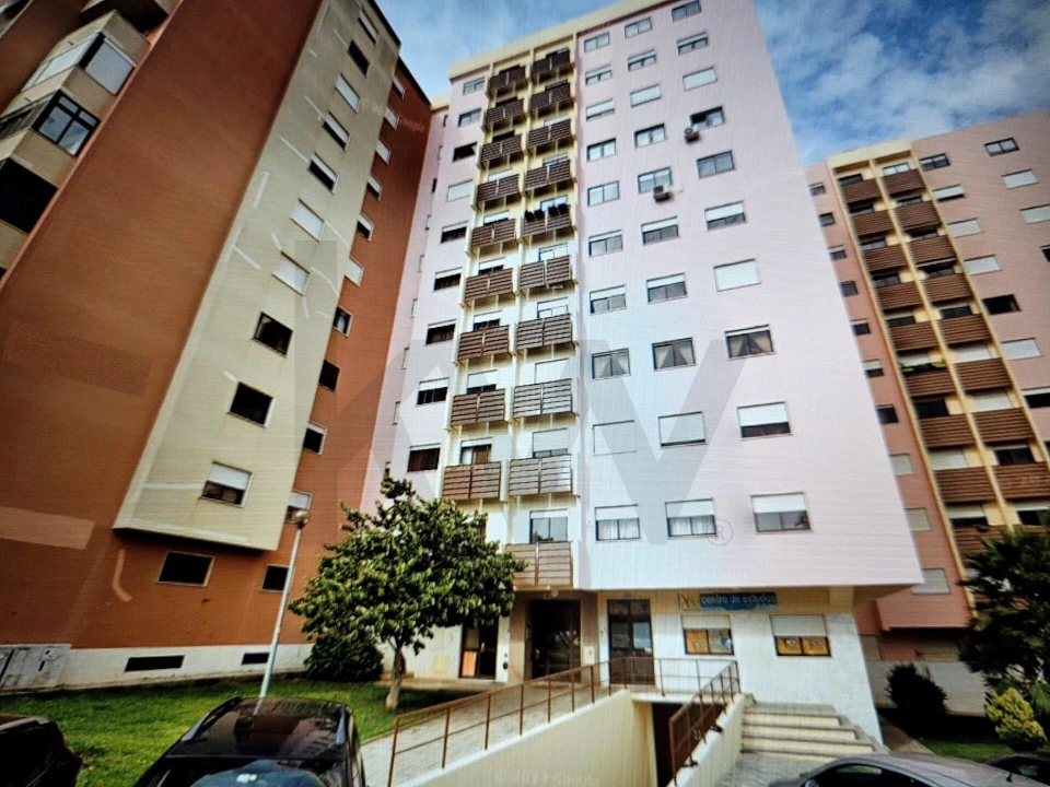 Apartamento T1 para Arrendamento em Cacém e São Marcos Foto 1