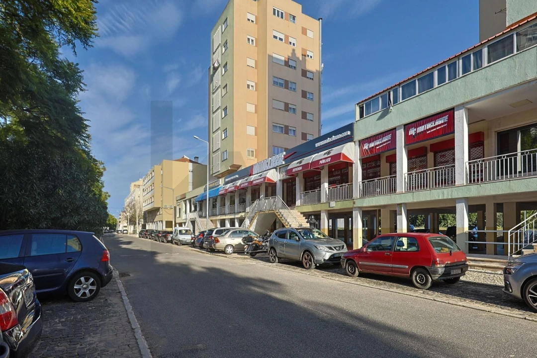 Apartamento T2 para Arrendamento em Póvoa de Santo Adrião e Olival Basto Foto 20
