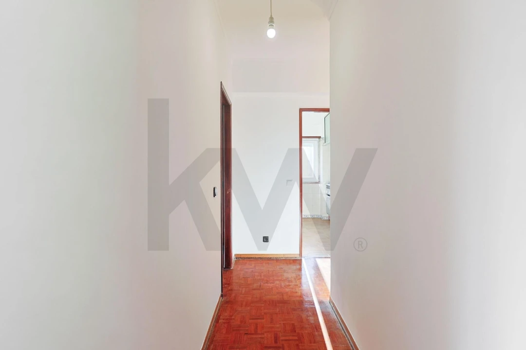 Apartamento T2 para Arrendamento em Póvoa de Santo Adrião e Olival Basto Foto 4