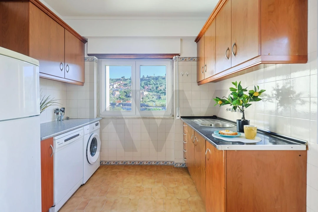 Apartamento T2 para Arrendamento em Póvoa de Santo Adrião e Olival Basto Foto 1