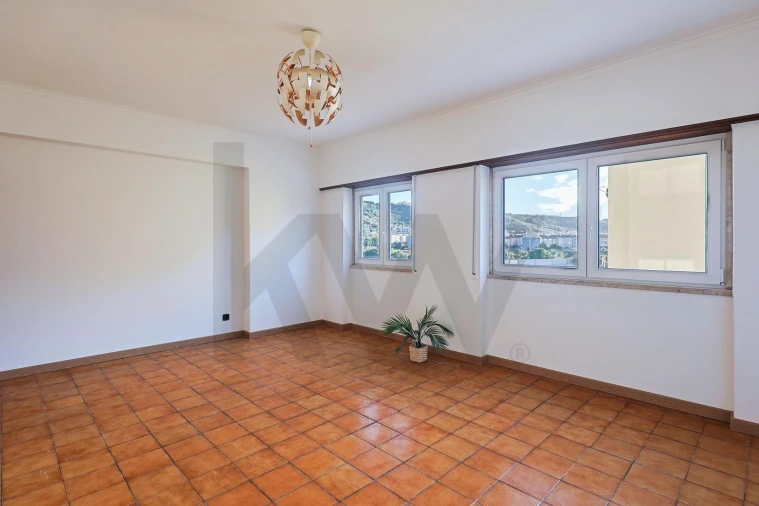 Apartamento T2 para Arrendamento em Póvoa de Santo Adrião e Olival Basto Foto 15