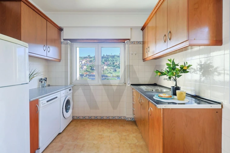 Apartamento T2 para Arrendamento em Póvoa de Santo Adrião e Olival Basto