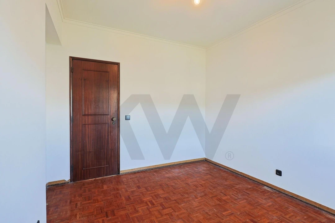 Apartamento T2 para Arrendamento em Póvoa de Santo Adrião e Olival Basto Foto 10