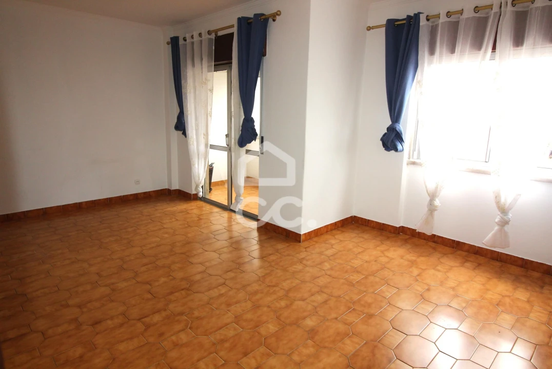 Apartamento T3 para Arrendamento em Amora Foto 6