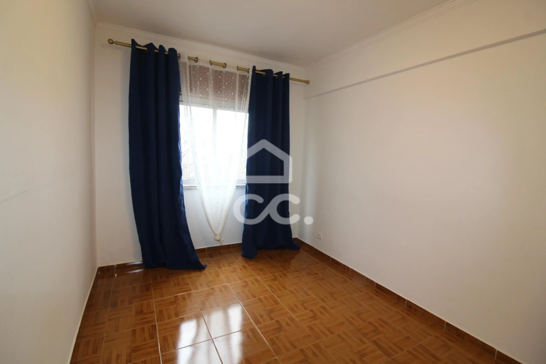 Apartamento T3 para Arrendamento em Amora Foto 18