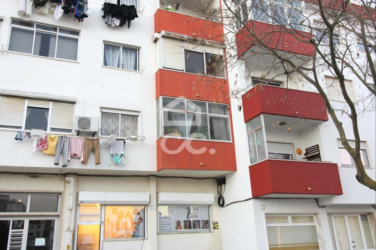 Apartamento T3 para Arrendamento em Amora