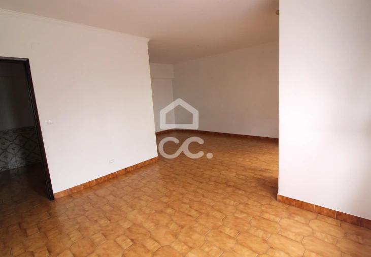 Apartamento T3 para Arrendamento em Amora Foto 7