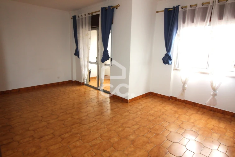 Apartamento T3 para Arrendamento em Amora Foto 6
