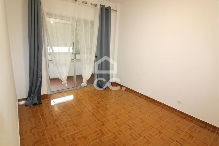 Apartamento T3 para Arrendamento em Amora Foto 20