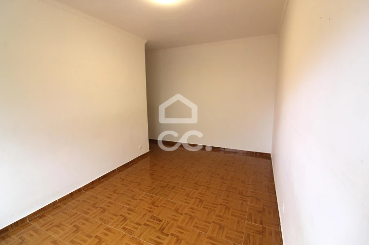Apartamento T3 para Arrendamento em Amora Foto 24