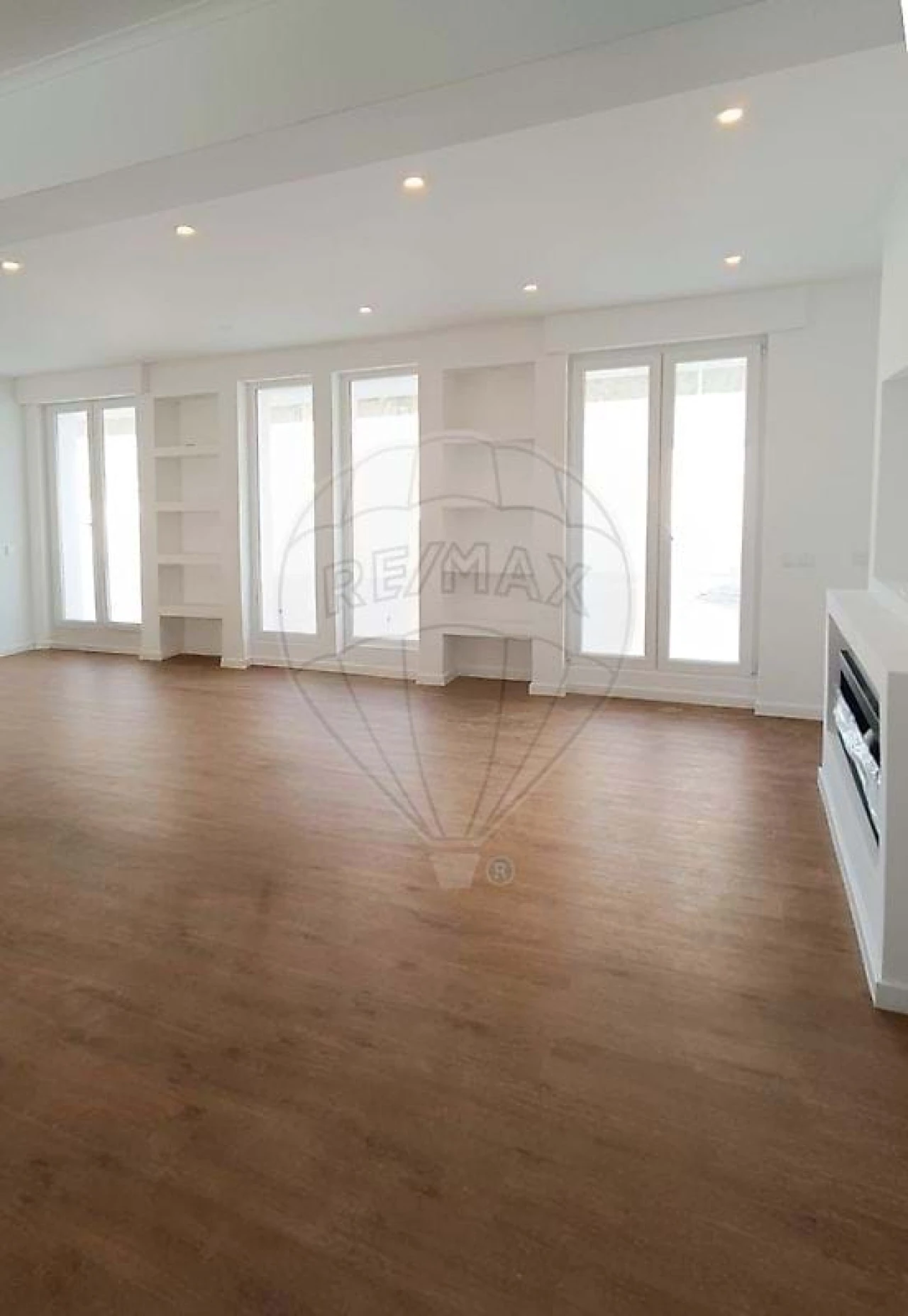 Apartamento T4 para Venda em Algés, Linda-A-Velha e Cruz Quebrada-Dafundo Foto 5