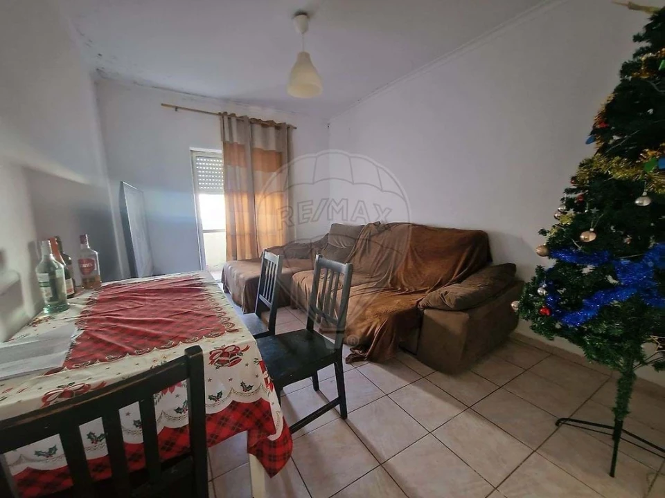 Apartamento T2 para Venda em Agualva e Mira-Sintra Foto 3