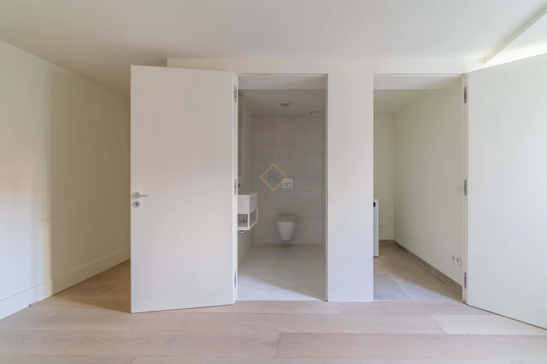 Apartamento T2 para Venda em Santo António Foto 22