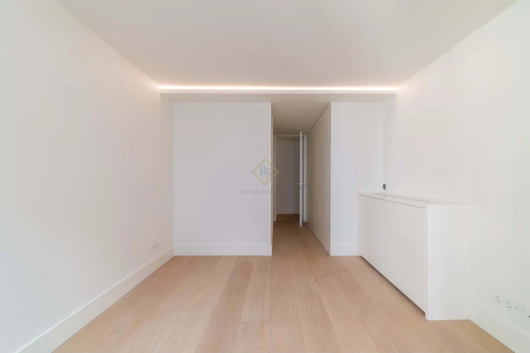 Apartamento T2 para Venda em Santo António Foto 13