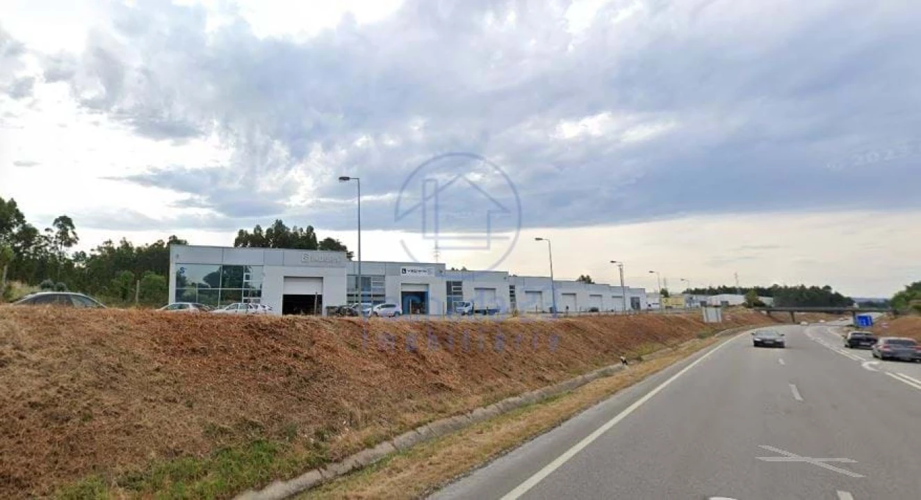 Armazém para Venda em Barro Foto 3