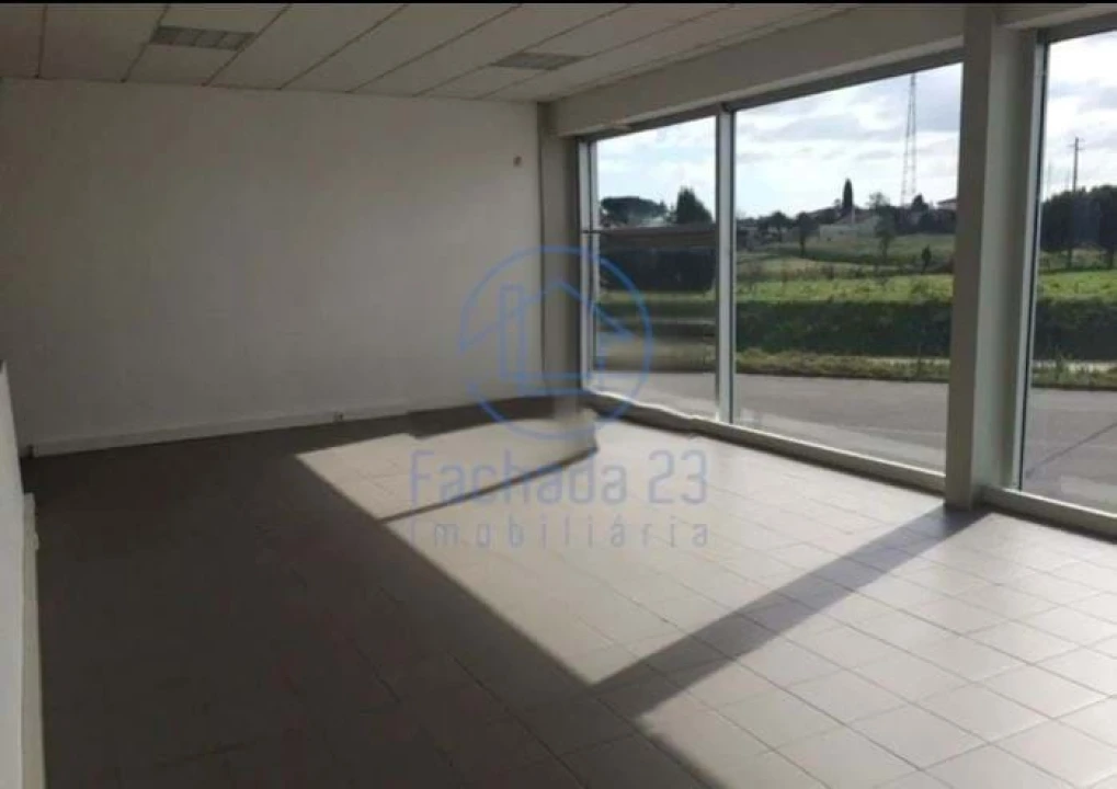 Armazém para Venda em Barro Foto 5