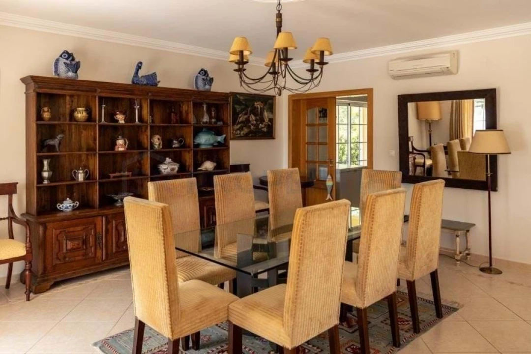 Moradia T4 para Venda em Almancil Foto 23