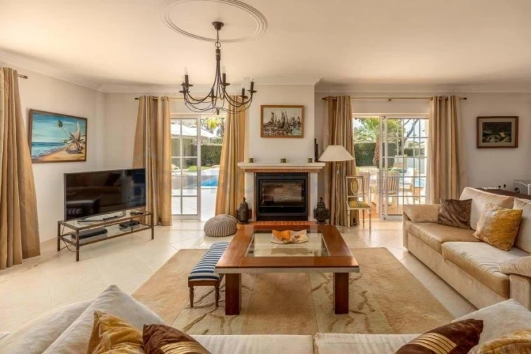 Moradia T4 para Venda em Almancil Foto 29