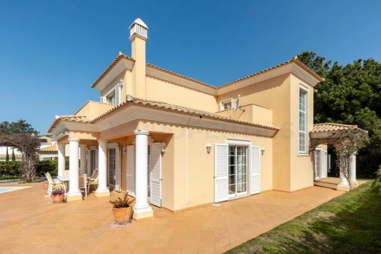 Moradia T4 para Venda em Almancil Foto 9